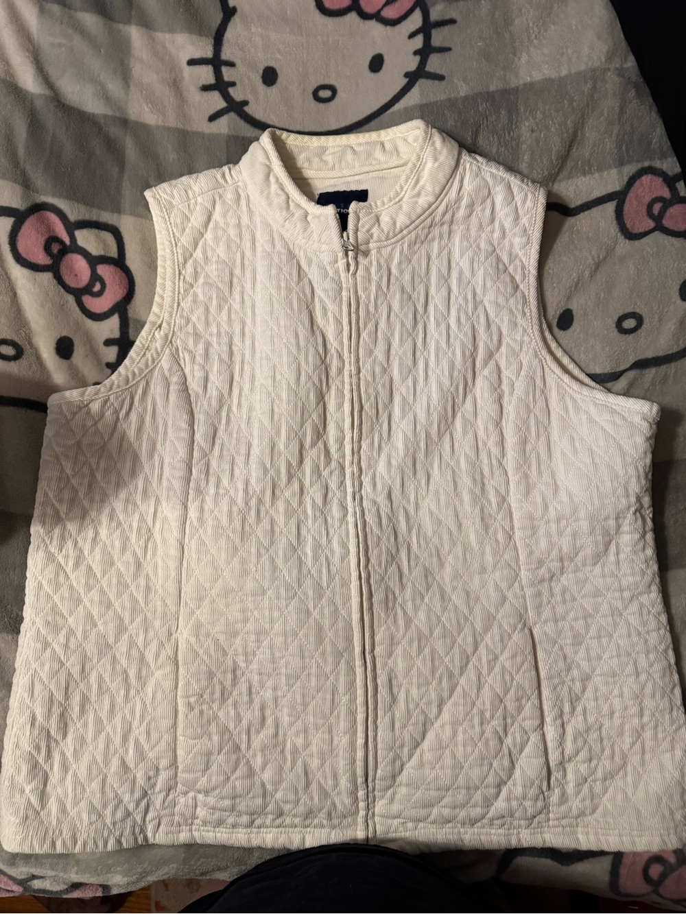 Basic Editions Quilted Sleeveless Vest in Off-White